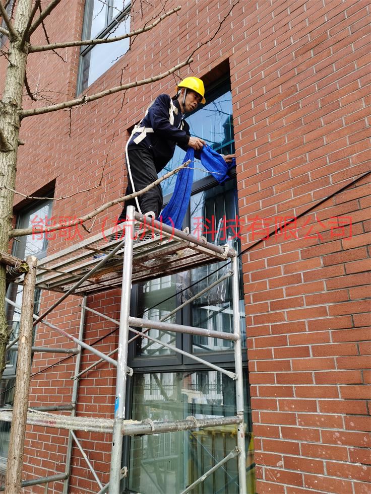 某单位红外激光窃听玻璃膜项目实施现场